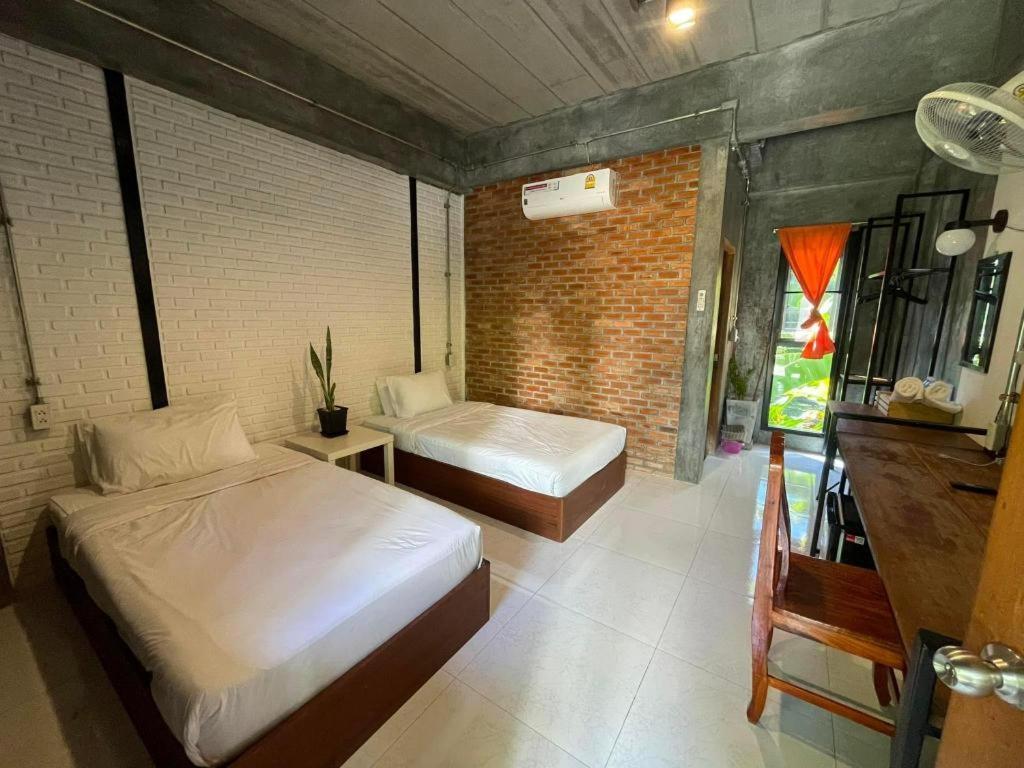 Palmhouse Hotel Mae Hong Son Exterior photo