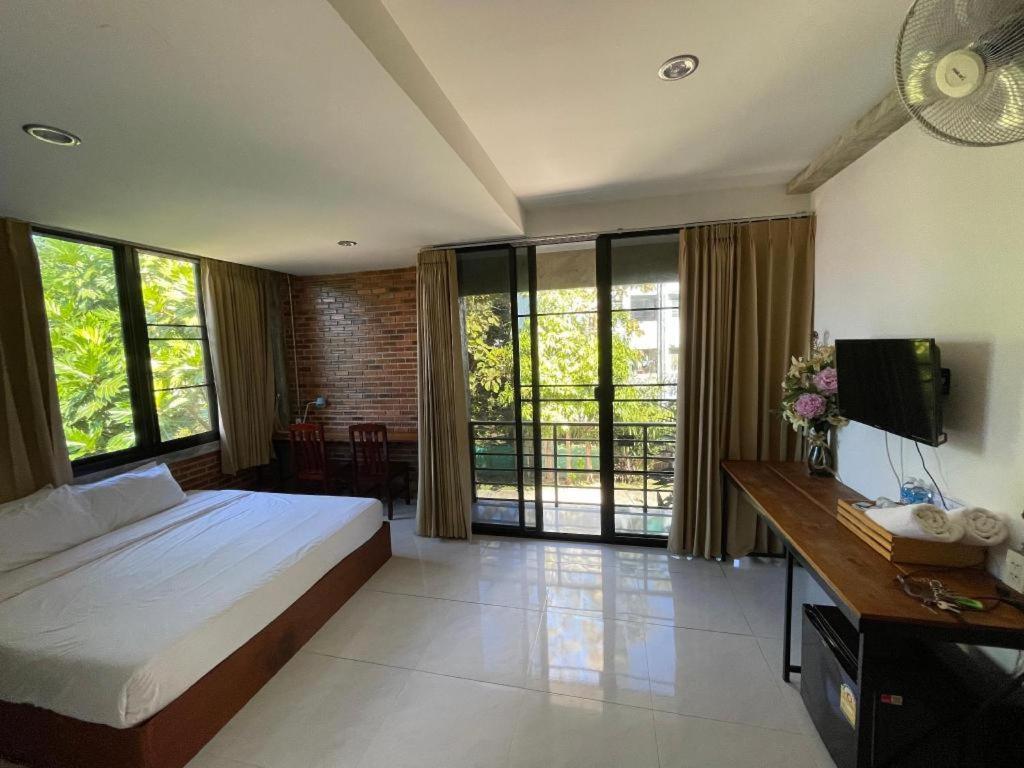 Palmhouse Hotel Mae Hong Son Exterior photo