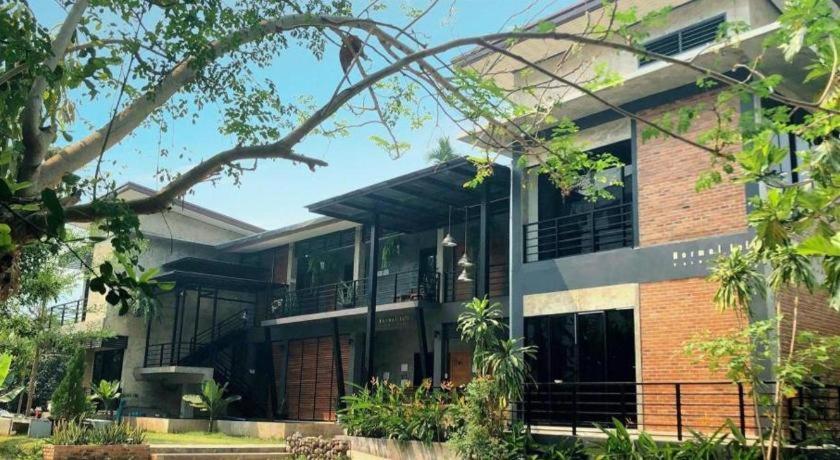 Palmhouse Hotel Mae Hong Son Exterior photo