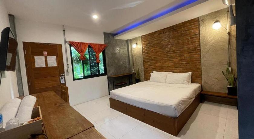 Palmhouse Hotel Mae Hong Son Exterior photo
